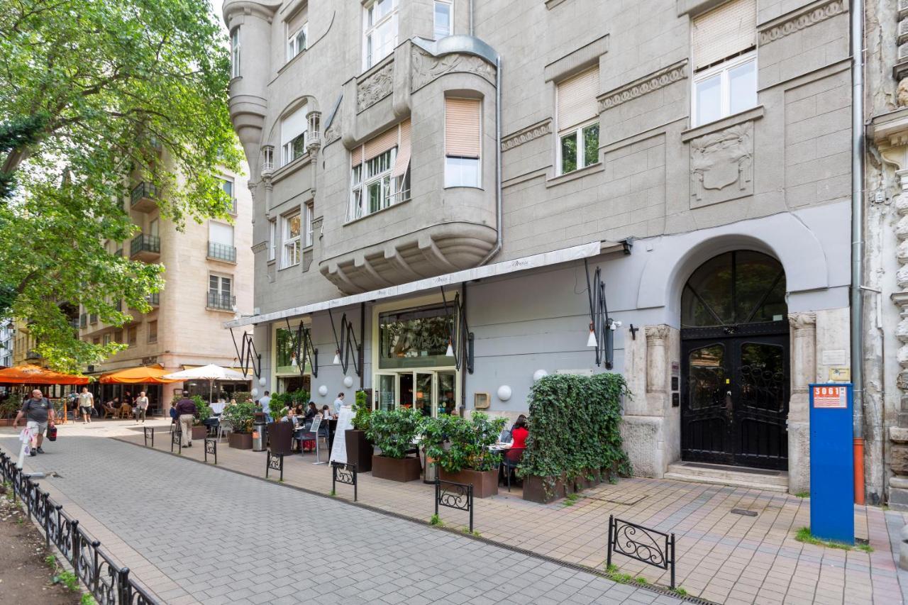 Luxurious Central Apartment In Liszt Ferenc Square Budapest Bagian luar foto