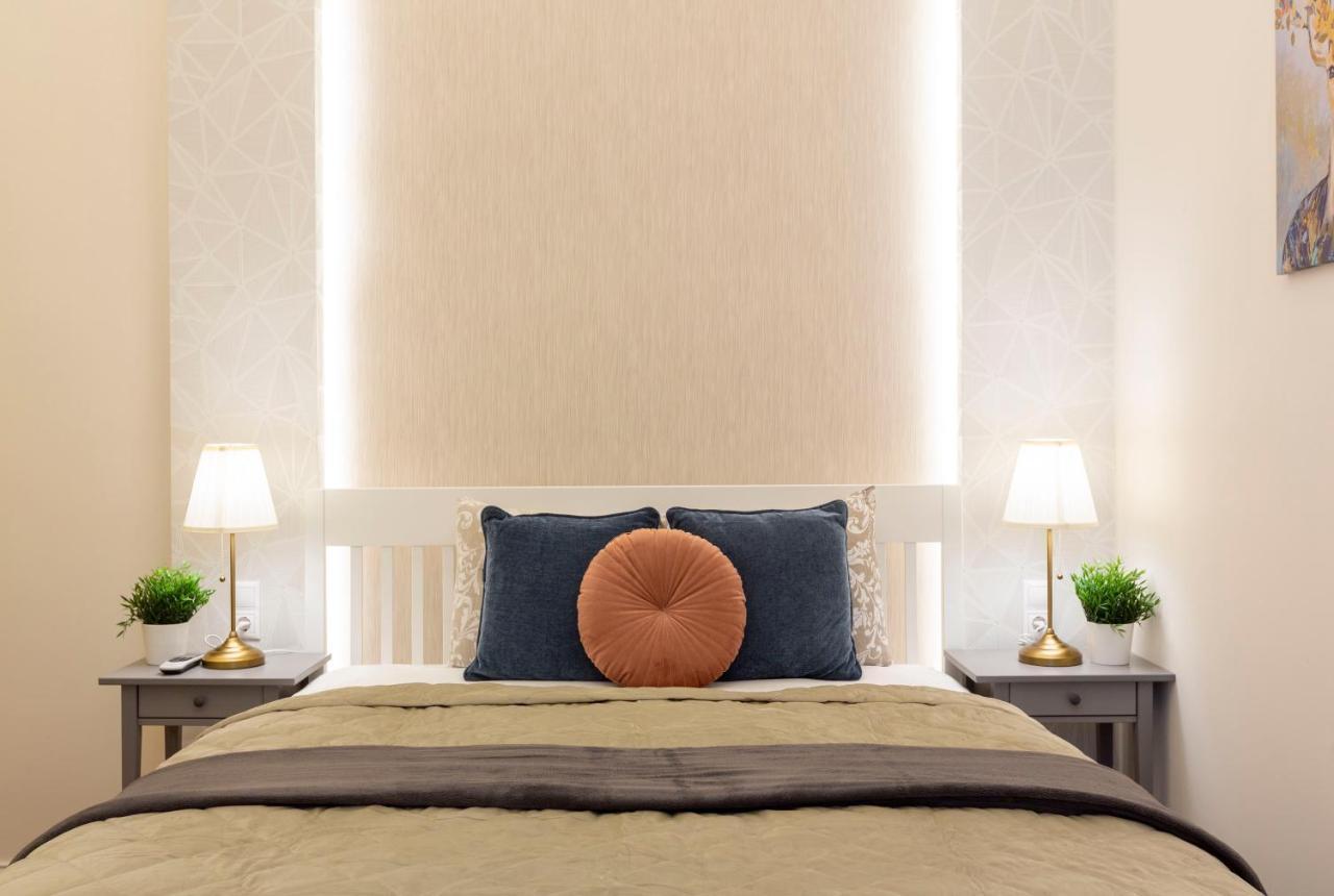 Luxurious Central Apartment In Liszt Ferenc Square Budapest Bagian luar foto