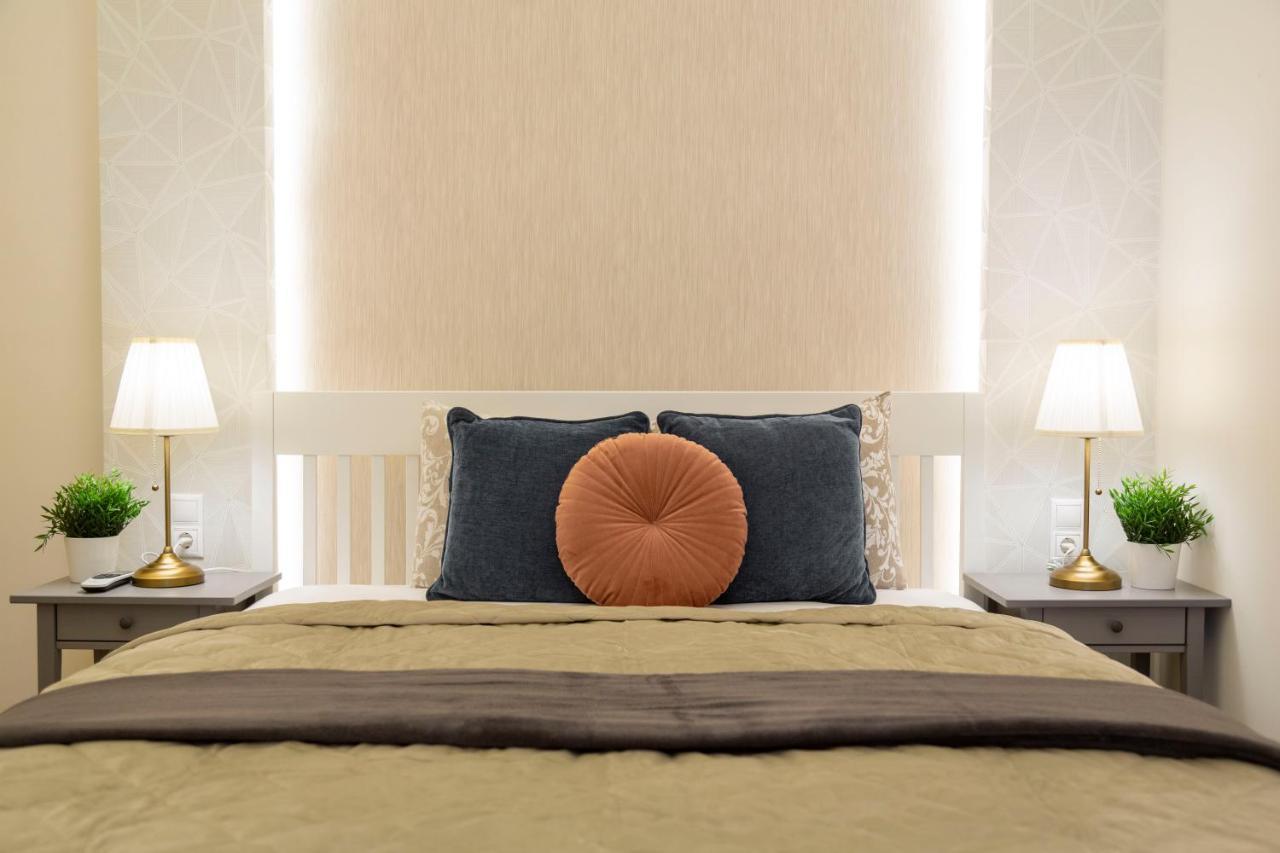 Luxurious Central Apartment In Liszt Ferenc Square Budapest Bagian luar foto